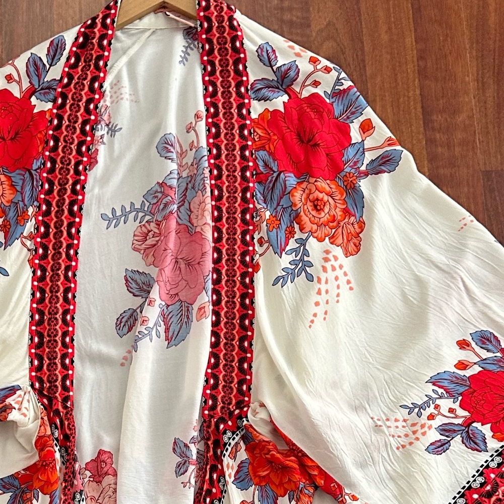 Red Floral Kimono - Picture 5 of 11